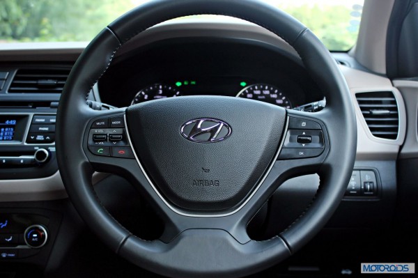 Hyundai Elite i20 steering controls (1)