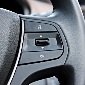Hyundai Elite i steering controls