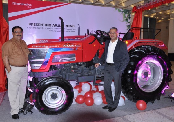 (L-R) Mr. Vijay Sharma - Vice President - Sales - Zone1, Farm Division, Mahindra & Mahindra Ltd. and Mr. Ravindra Shahane, Vice President, Marketing, Farm Equipment Sector, Mahindra & Mahindra L