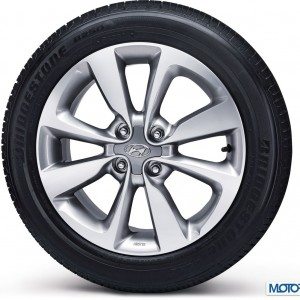 R diamond cut alloy wheels