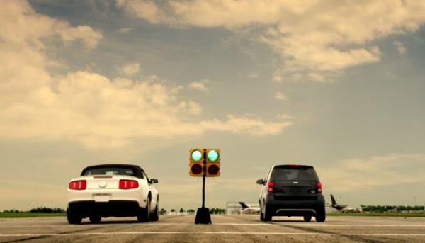 Smart ForTwo Drag Race Video Image