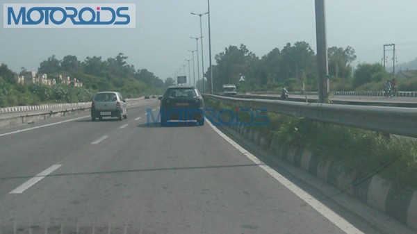 maruti s-cross spied (1)