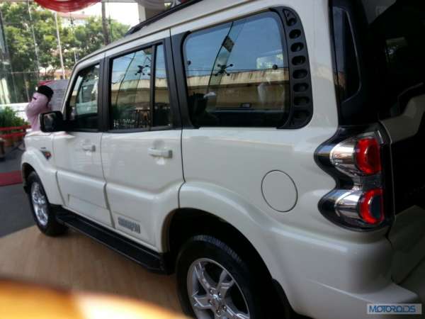 2014 Mahindra Scorpio (5)