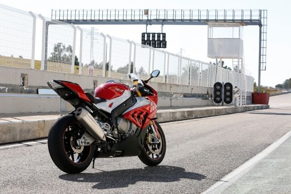 2015-BMW-S-1000-RR-Official-Images (6)