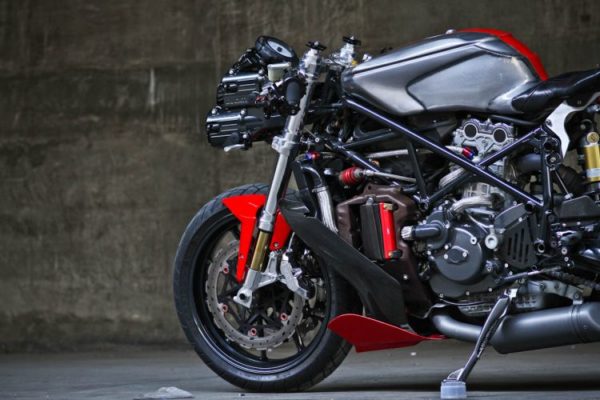 Build Ducati 749 Custom by Apogee Motorworks (4)