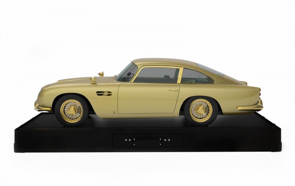 Gold Plated Aston Martin DB5 scale model sells for 55 Lakh Rupees (2)