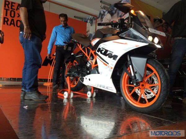 KTM-RC390-At-Dealership (2)