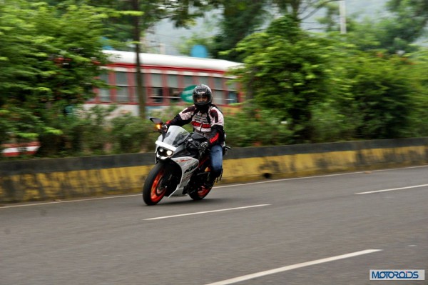 KTM-RC390-Review-Action-Shots (10)