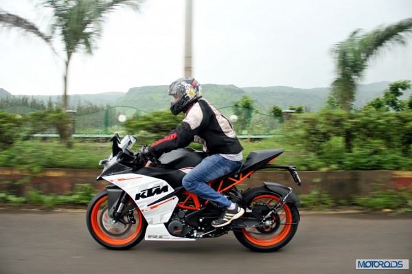 KTM-RC390-Review-Action-Shots (21)