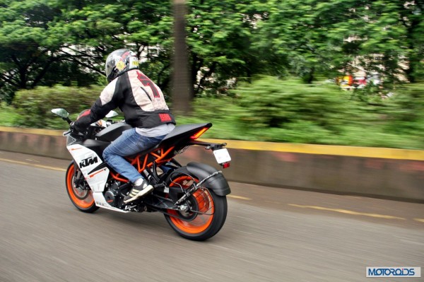 KTM-RC390-Review-Action-Shots (9)