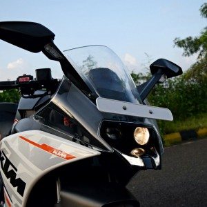 KTM RC Review Front Three Quarter Close Up