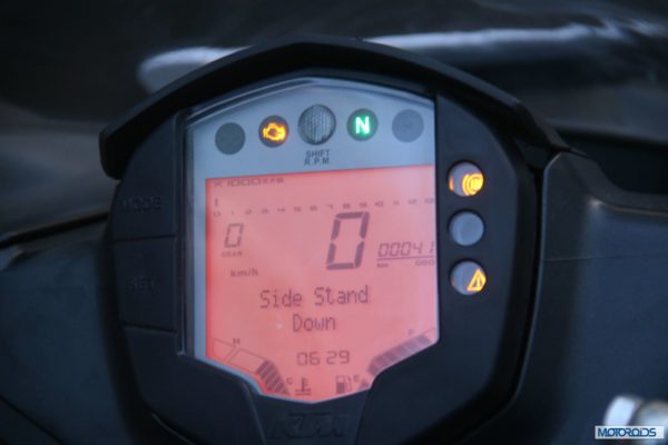 KTM-RC390-Review-Instrument-Cluster (2)