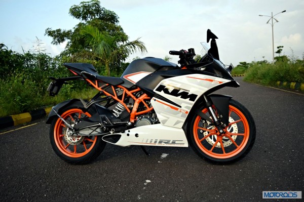 KTM RC390 vs Kawasaki Ninja 300 vs KTM Duke 390 (1)