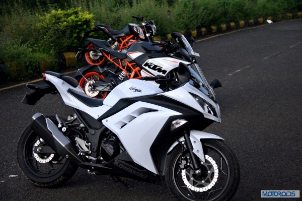 KTM RC390 vs Kawasaki Ninja 300 vs KTM Duke 390 (46)