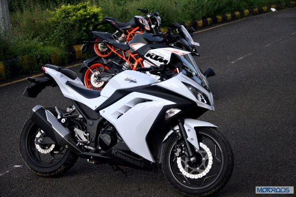 KTM RC390 vs Kawasaki Ninja 300 vs KTM Duke 390 (48)