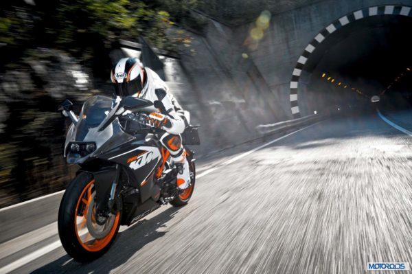 KTM Rc390 action