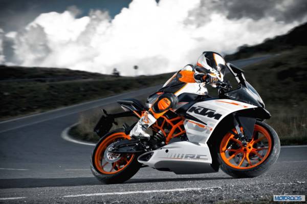 KTM Rc390 road