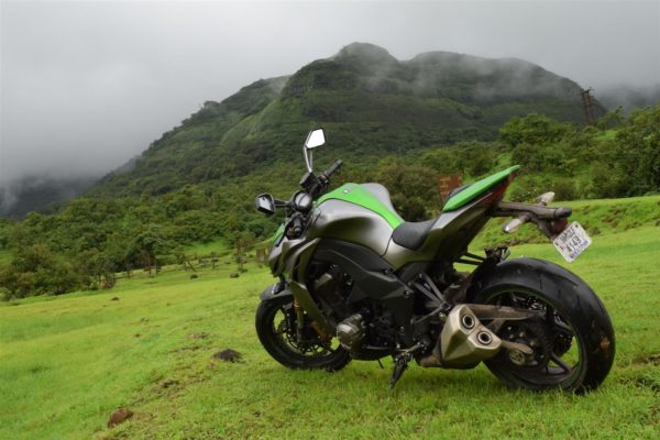 Kawasaki Z1000 scenery