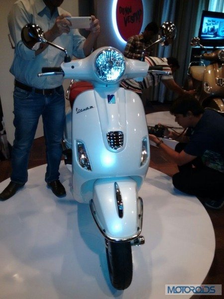 Limited Edition Vespa Elegante Launch Images (4)