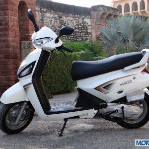 Mahindra Gusto Scooter White