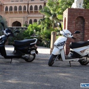 Mahindra Gusto Scooter White