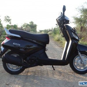 Mahindra Gusto review side