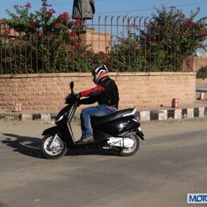 Mahindra Gusto scooter motion