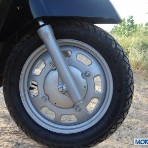 Mahindra Gusto scooter wheel and tyres