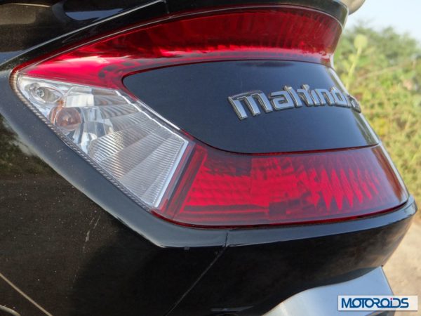 Mahindra Gusto tail lamp (1)