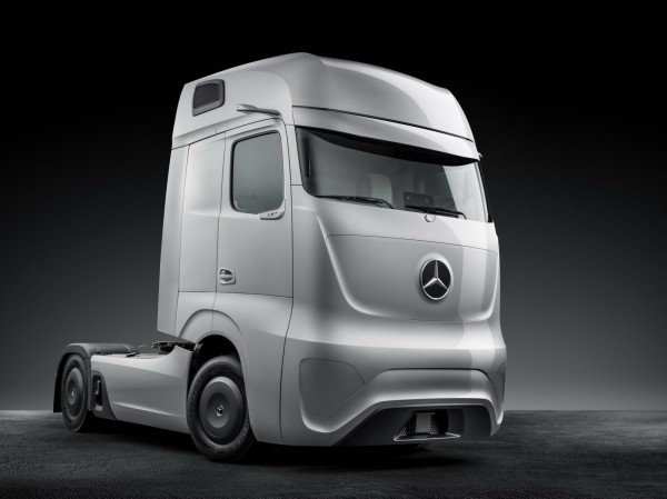 Mercedes-Benz Future Truck 2025 Images and Details (14)