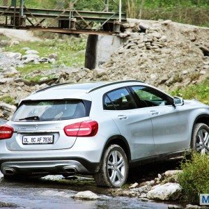 Mercedes GLA class side