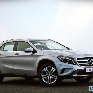 Mercedes GLA class side