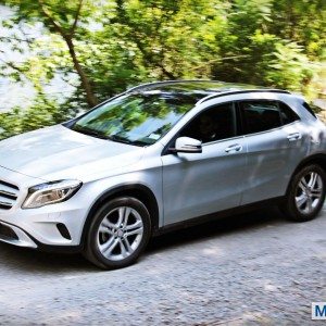 Mercedes GLA class side