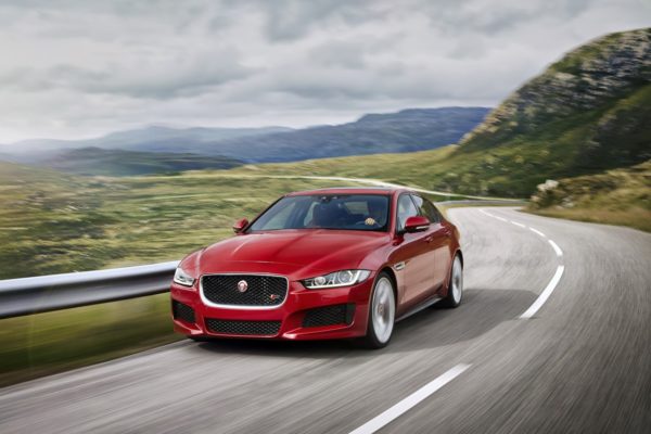 New 2016 Jaguar XE officially revealed Images and details (20)