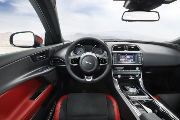 New 2016 Jaguar XE officially revealed Images and details (27)