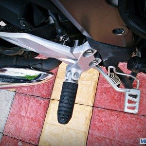 Suzuki Gixxer  Review Brake lever Rider Footrest