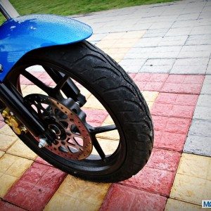 Suzuki Gixxer  Review Front Wheel Tyre Brake Suspension