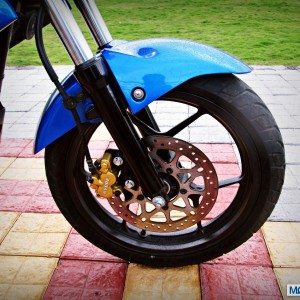 Suzuki Gixxer  Review Front Wheel Tyre Brake Suspension