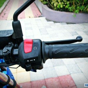 Suzuki Gixxer  Review Handlebar Right Switches