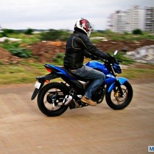 Suzuki Gixxer  Review Image