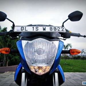 Suzuki Gixxer  Review Image Headlight Numberplate