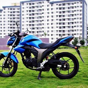 Suzuki Gixxer  Review Image Left Side View