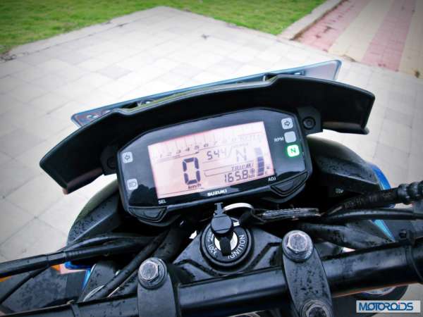 Suzuki-Gixxer-155-Review-Instrumentcluster