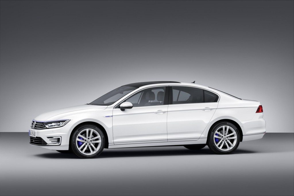 Volkswagen-Passat-GTE-Official-Image-2