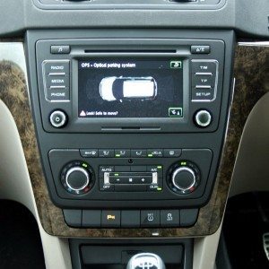 new  skoda yeti center console