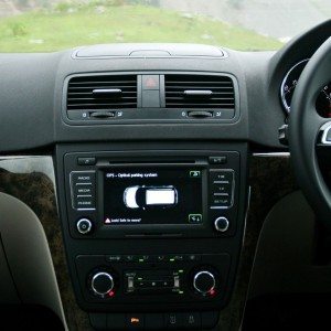 new  skoda yeti center console