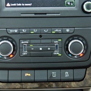 new  skoda yeti center console