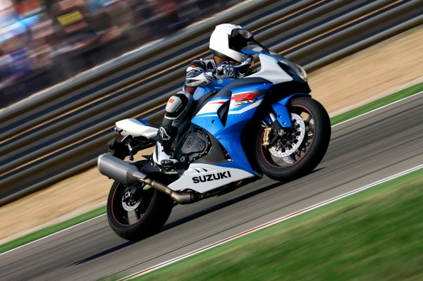 12-suzuki-gsx-r1000