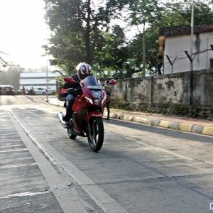 Hero MotoCorp Karizma ZMR Review Action Shots