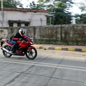 Hero MotoCorp Karizma ZMR Review Action Shots